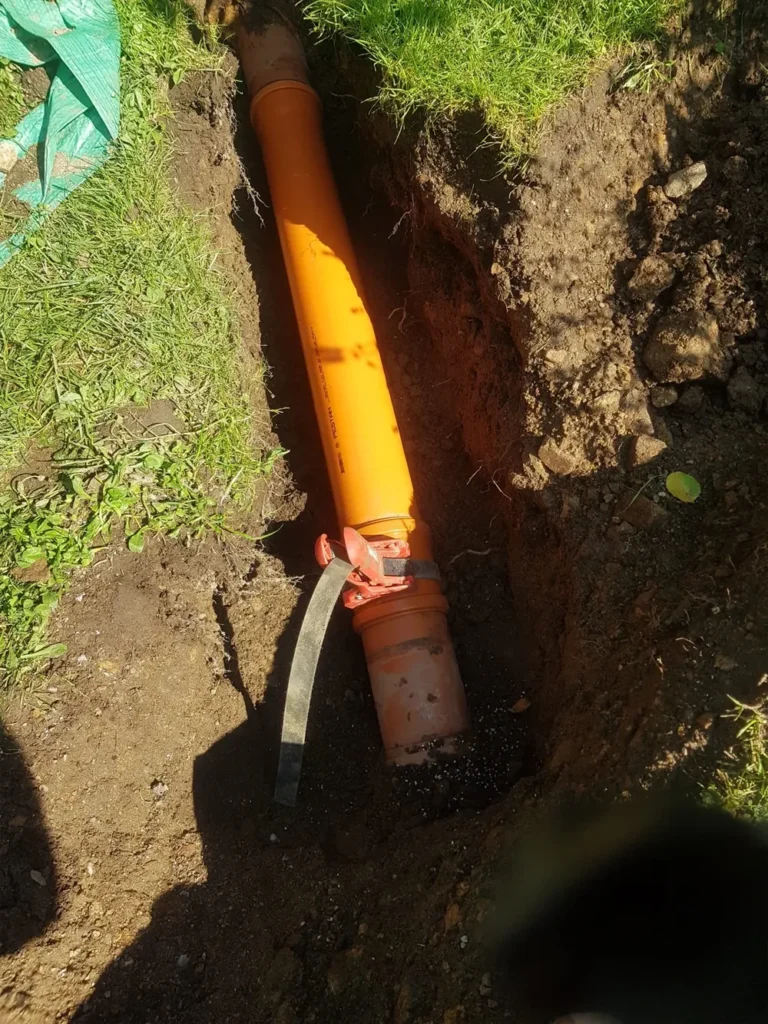 Výkopová oprava kanalizačního potrubí